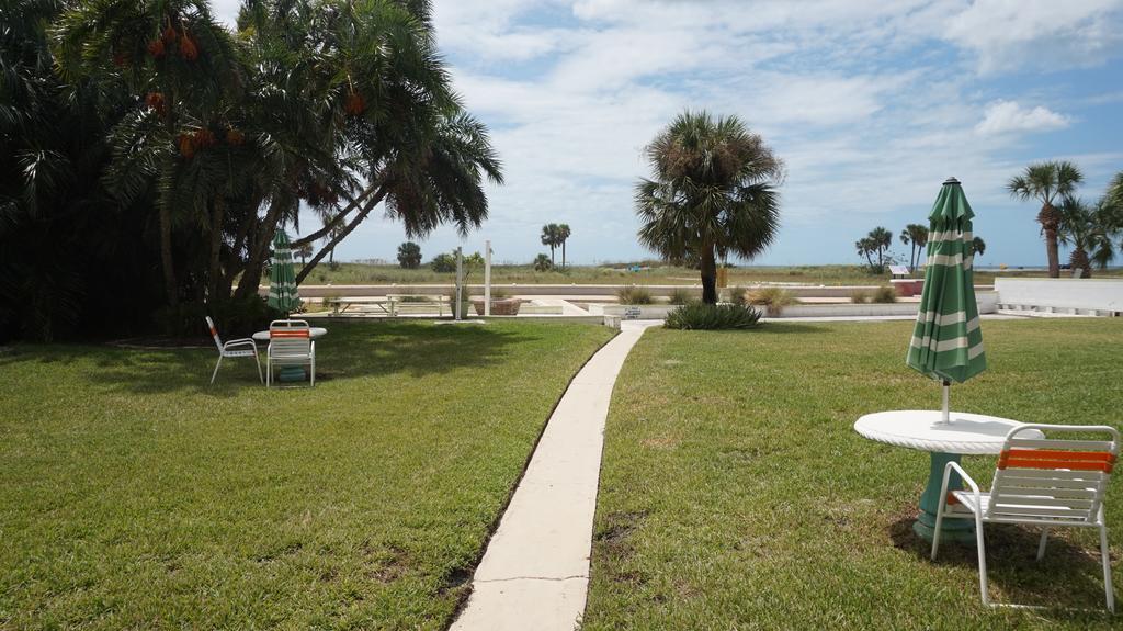 Hotel Tropic Terrace Of Treasure Island à St. Pete Beach Extérieur photo